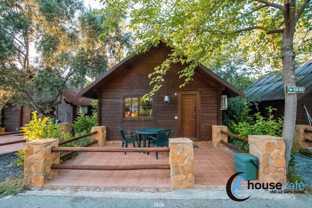 Fuente Del Lobo Glamping & Bungalows - Adults Only Pinos Genil Kültér fotó