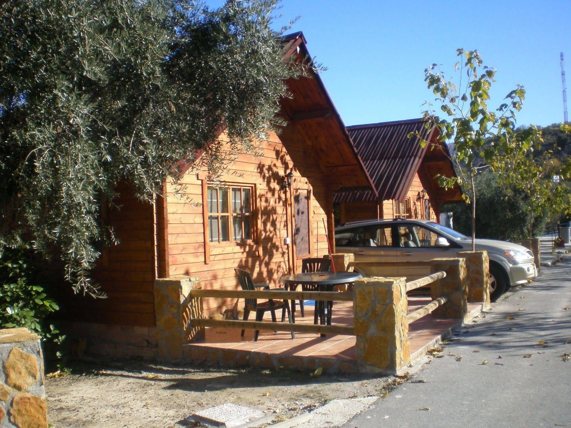 Fuente Del Lobo Glamping & Bungalows - Adults Only Pinos Genil Kültér fotó