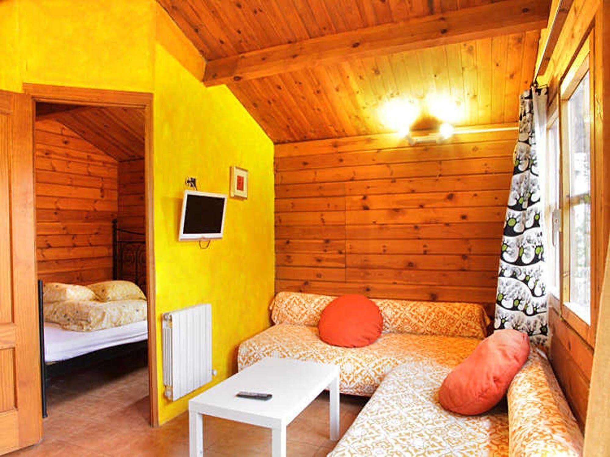 Fuente Del Lobo Glamping & Bungalows - Adults Only Pinos Genil Kültér fotó