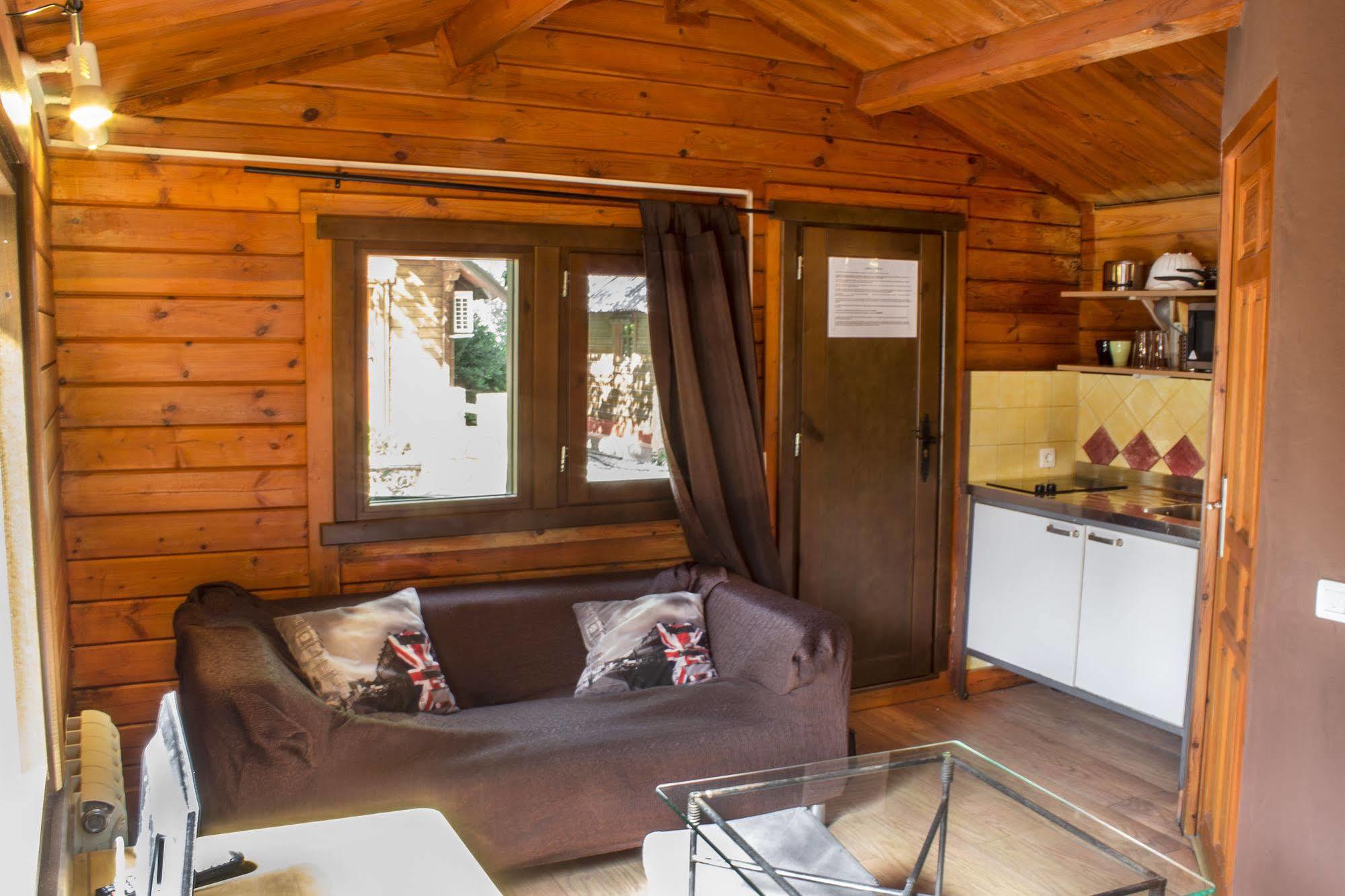Fuente Del Lobo Glamping & Bungalows - Adults Only Pinos Genil Kültér fotó