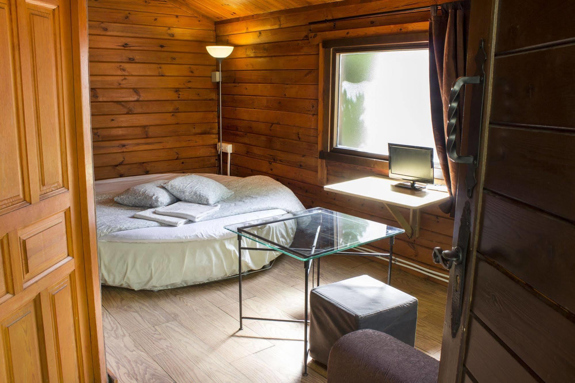 Fuente Del Lobo Glamping & Bungalows - Adults Only Pinos Genil Kültér fotó